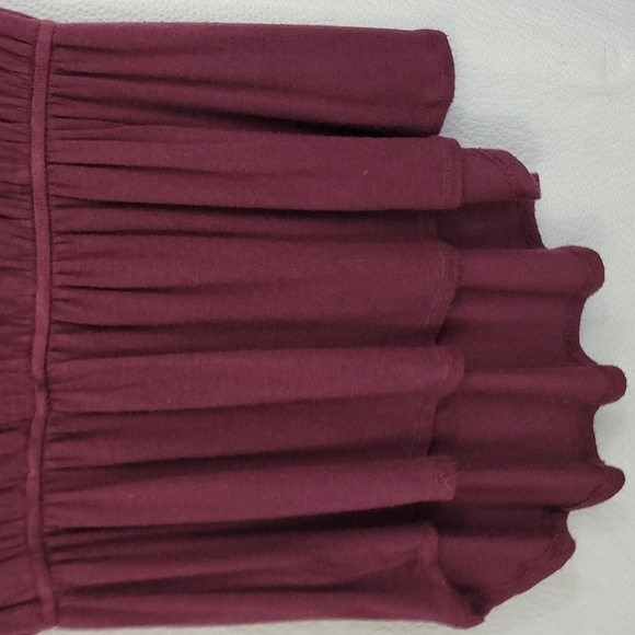 Lace burgundy sleevless tunic top - Picture 3 of 7